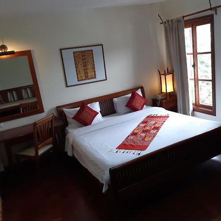 Avilla Phasouk Hotel Vientiane Exterior photo