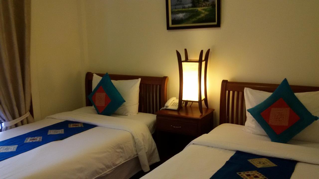 Avilla Phasouk Hotel Vientiane Exterior photo